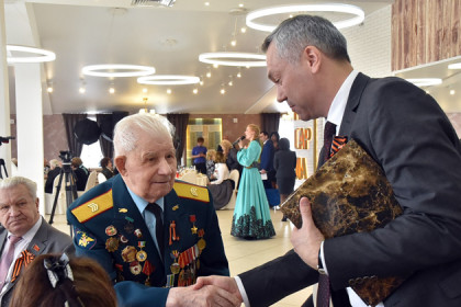 Андрей Травников провел торжественный прием ветеранов