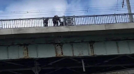 Спасатели предотвратили попытку суицида на Октябрьском мосту в Новосибирске
