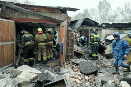 Спасатели разбирают завалы на месте взрыва на улице Мира в Новосибирске: 10 фото