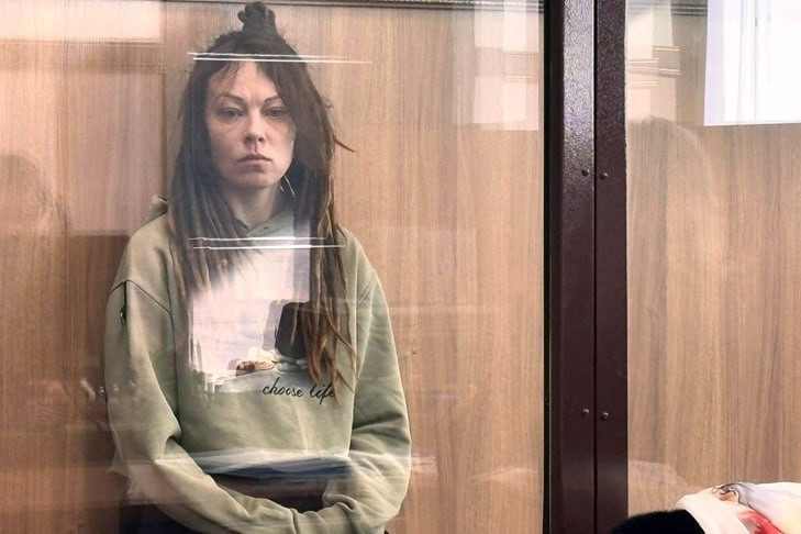 Полтора года дали прикурившей от Вечного огня жительнице Новосибирска