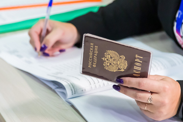 Более 50 мигрантов лишили гражданства РФ в Новосибирске