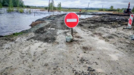 Дорогу к селу Золотая Грива в Новосибирской области размыло паводком