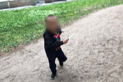 Вооруженные ножами дети мигрантов нападают на сверстников в Новосибирске