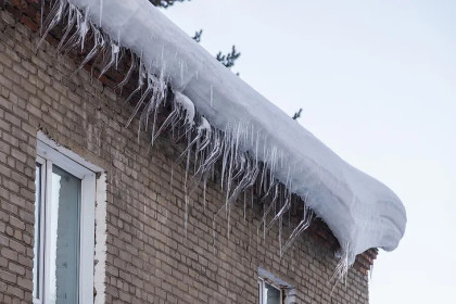 Сход снега унес жизнь человека в Новосибирской области