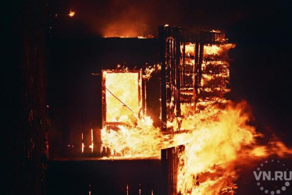 Семейная пара и сосед сгорели на даче под Новосибирском