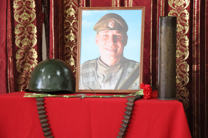 Орден Мужества вручили семье погибшего на Украине Алексея Ященко из Тогучина