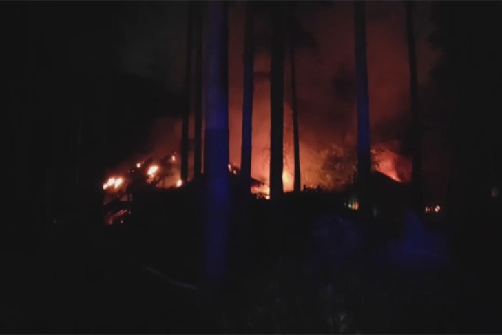 Пожар на территории Новосибирского зоопарка локализован