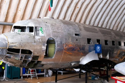 Самолет «Дуглас» С-47 из таймырской тундры реконструируют в Новосибирске
