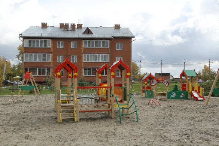 Каждый второй школьник в России будет один дома во время ковидных каникул