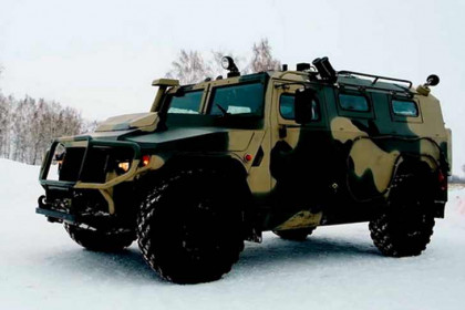 Пять бронированных «Тигров» цвета хаки заметили под Новосибирском