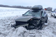 Три человека пострадали в дорожной аварии в Татарском районе