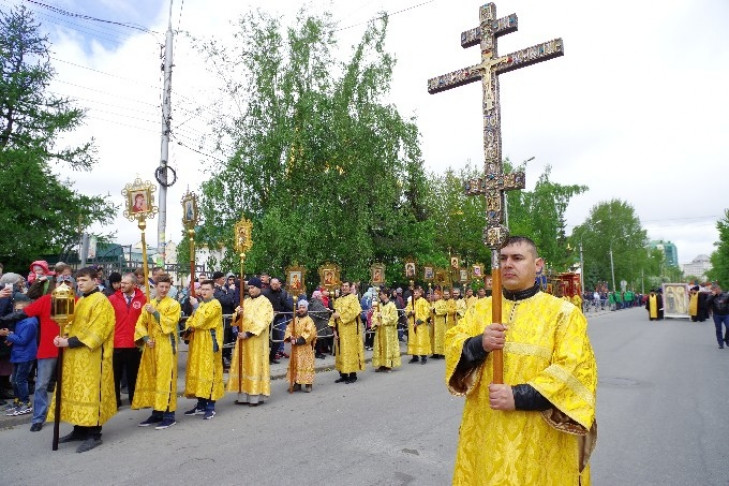 Крестный ход в честь Дня славянской культуры и письменности прошел в Новосибирске