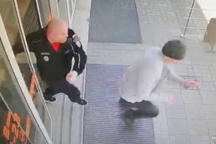 Укравший бутылку водки житель Новосибирска полкилометра убегал от охранников