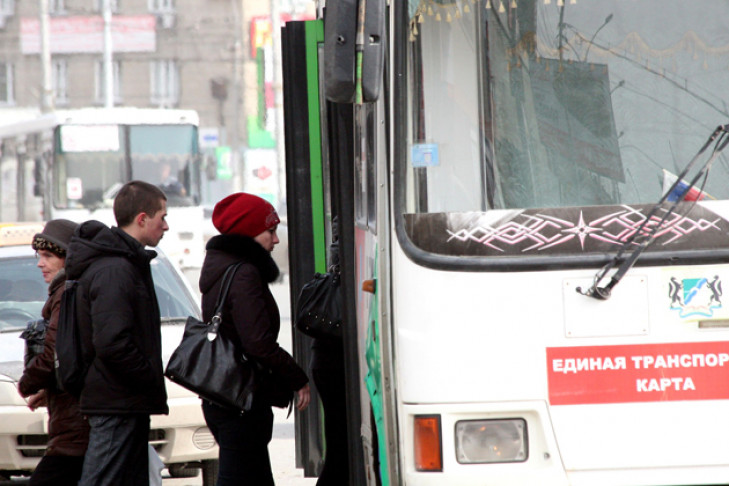 Водители общественного транспорта не могут сдать экзамен на знание ПДД
