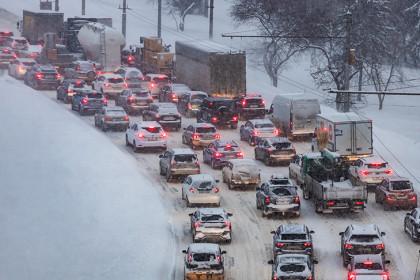 Не садитесь за руль: водители обвинили друг друга в утренней пробке 25 ноября