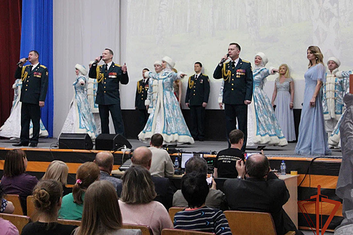 «Своих не бросаем» исполнил ансамбль Росгвардии в Новосибирской облбольнице