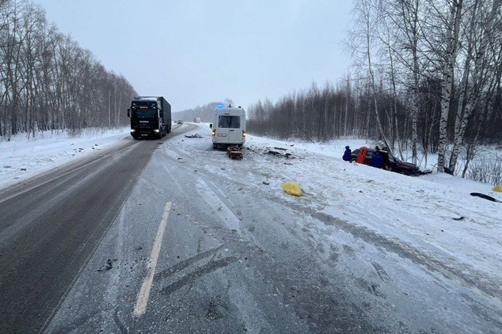 Четыре человека погибли в ДТП на трассе в Новосибирской области