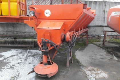 Пескоразбрасывающая установка упала на голову рабочего под Новосибирском