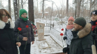 Школьники из Бердска очистили от снега могилу Героя Советского Союза Дмитрия Пастухова