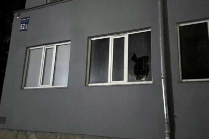 «Пацаны, я сдаюсь»: в центре Новосибирска мужчина начал стрелять по окнам