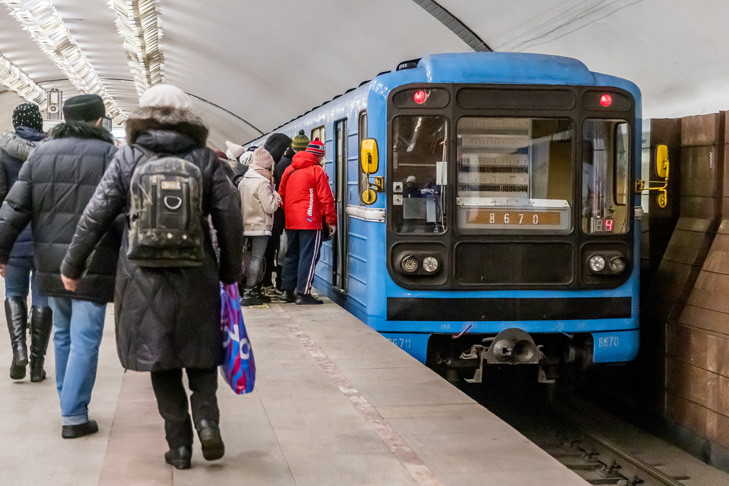 Грабителя задержали среди бела дня в Новосибирском метро