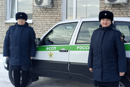 Под Новосибирском приставы спасли замерзшую женщину от потери конечностей