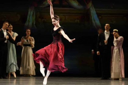 Бенефис Анны Жаровой собрал звезд балета в Новосибирске
