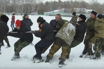 Нагайка и молитва: как готовят юных казаков в Новосибирске