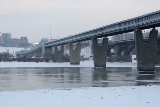 Проезд по Октябрьскому мосту ограничат с 7 марта в Новосибирске