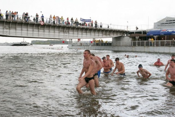 В День города новосибирцы проплывут 5 километров за 100 минут