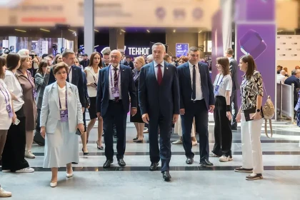 Андрей Травников дал старт работе форума «Технопром-2025»