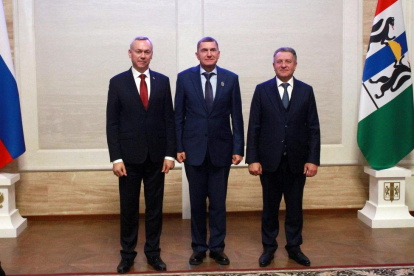 Первые лица региона вручили награды выдающимся землякам Новосибирской области