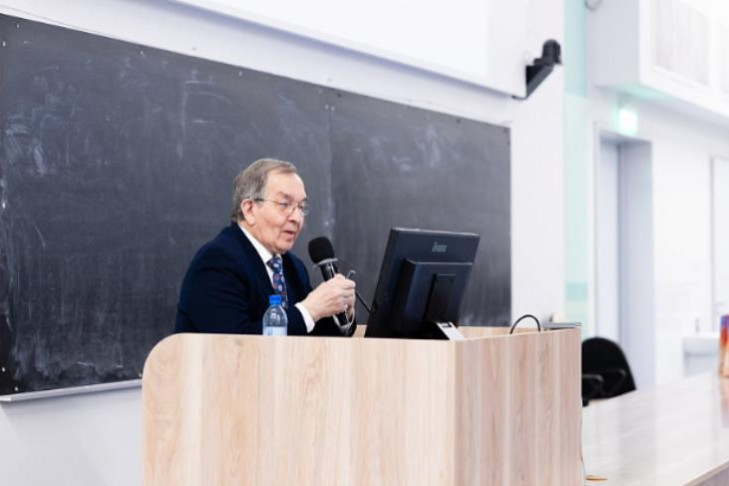 Появление нового китайского коронавируса прокомментировал вирусолог Нетесов