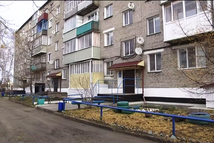 Не могут потратить почти 500 тысяч рублей на ремонт дома пенсионеры в Барабинске