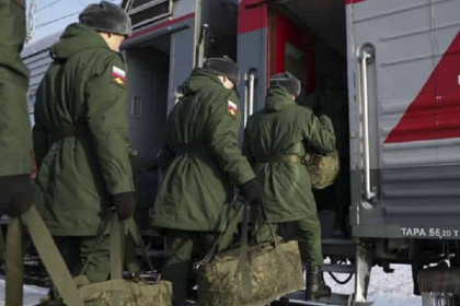 Военный эшелон отправился с первого пути вокзала Новосибирск-Главный