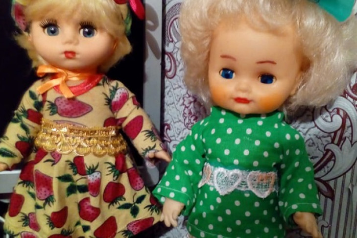 «Присылают страшненьких»: кукол со всей России реставрирует худрук из Заречья