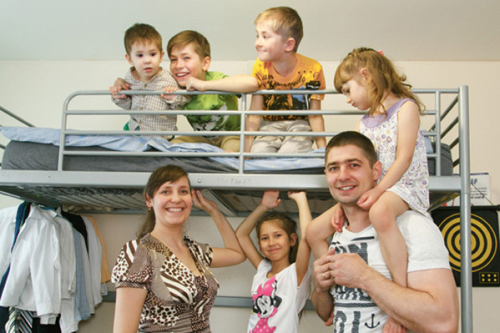 Семья с пятью детьми вынуждена снимать квартиру в Новосибирске