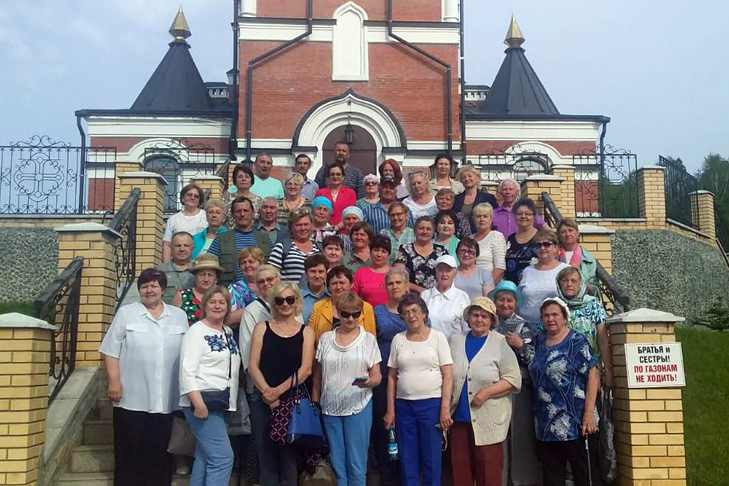 Пятьдесят ветеранов из Новосибирска посетили Сузунский монетный двор