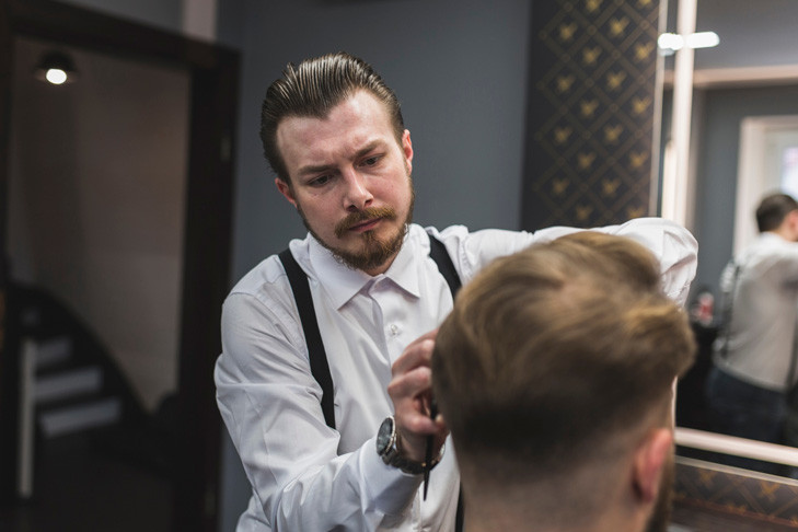 Мужчины-мастера в бьюти-индустрии становятся все более популярными