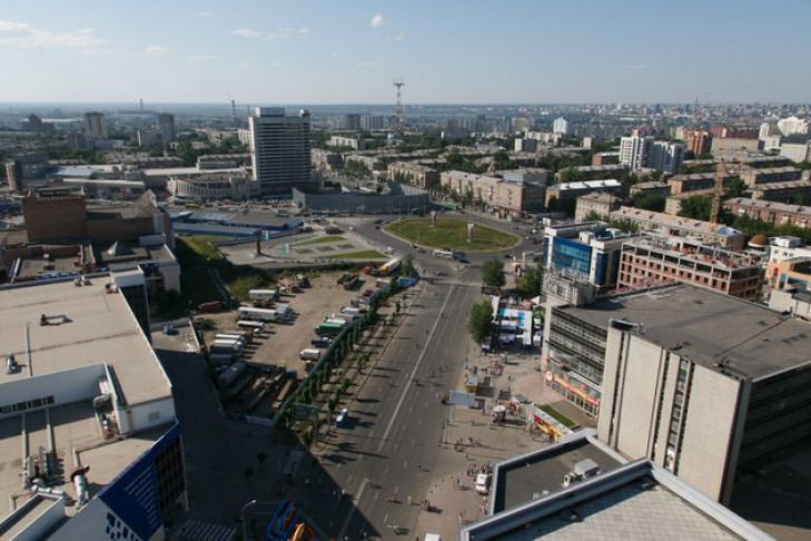 Знаменитые улицы Новосибирска: вертикальный базар на площади Маркса