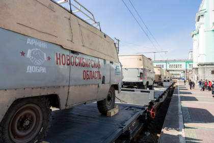 Семь УАЗов в зону СВО отправили «Автопоездом Победы» жители Новосибирска