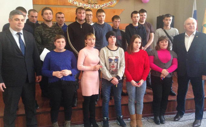 16 сирот в Купинском районе въехали в новые квартиры