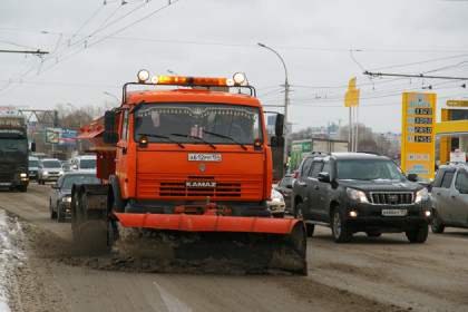 Как чистят федеральные трассы в Новосибирской области