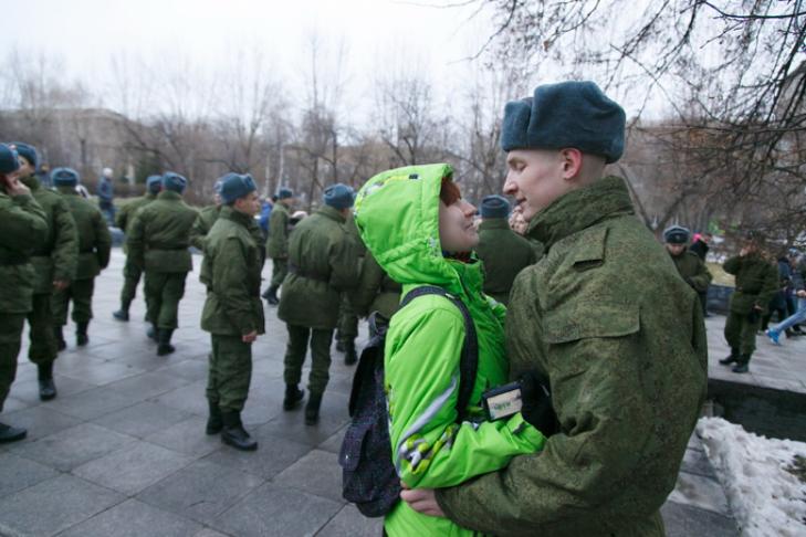 На социальную поддержку семей мобилизованных в Новосибирской области выделят 136 миллионов рублей