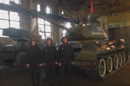 Т-34 готовят к параду Победы-2019 в Новосибирске