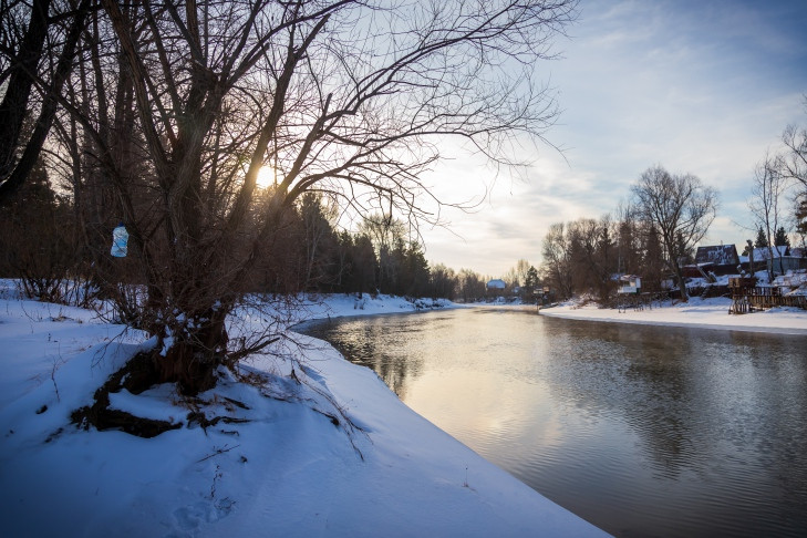 Обстоятельства смерти замерзшей пары на берегу под Новосибирском выясняет СКР
