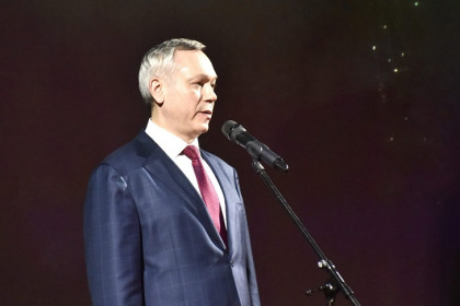 Андрей Травников поздравил сибирячек с Международным женским днем-2026