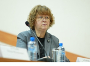 Елена Бахарева оценила работу системы профилактики социального сиротства в Куйбышевском районе