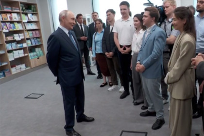 Владимир Путин в Новосибирске обсудил с молодыми учеными развитие науки и ИИ
