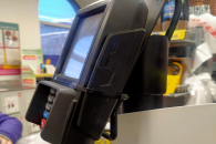 Новосибирск затронул банковский сбой — в магазинах и аптеках не работал безнал